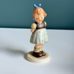 Vintage Hummel 4" Figurine "Two Hands, One‎ Treat" TMK 7 #493 Girl C1